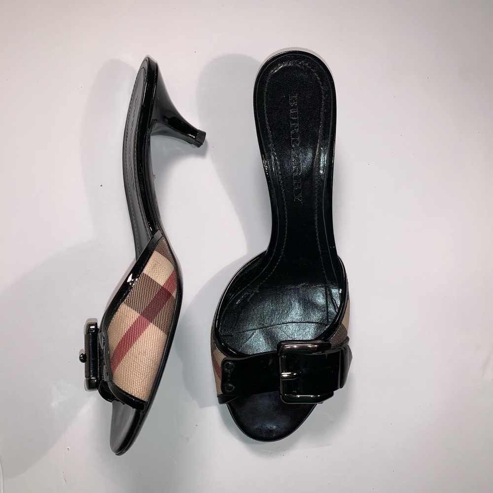 Burberry kitten heels